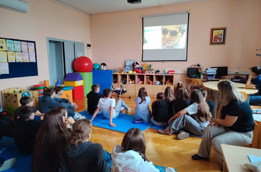 Slikamo i crtamo uoči Međunarodnog dana bijelog štapa